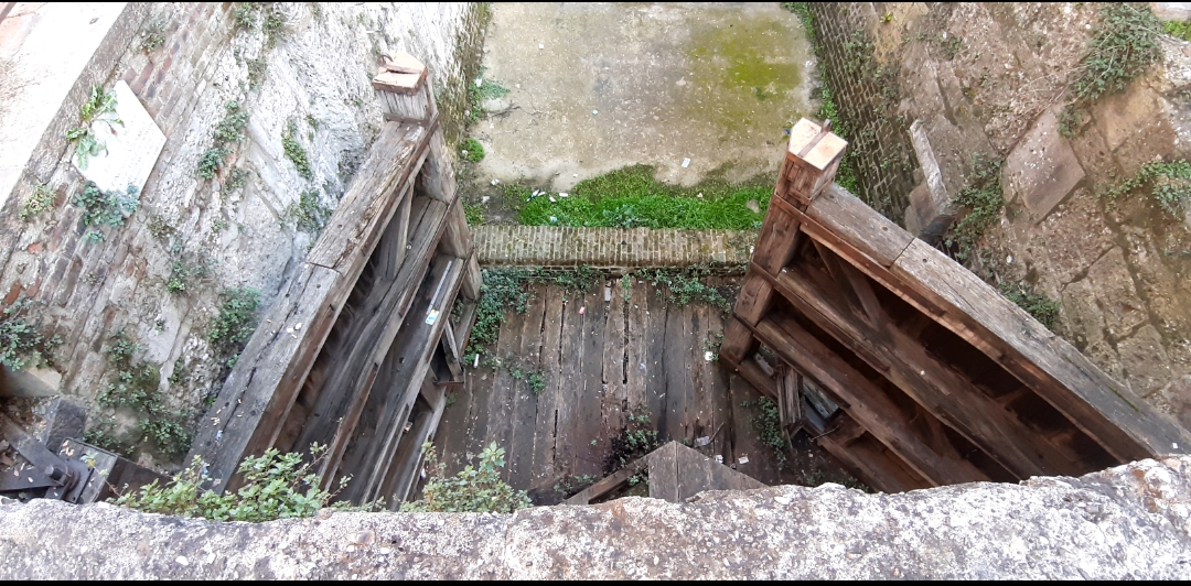 Una delle Chiuse della Martesana visibile oggi alla Conca dell'Incoronata
